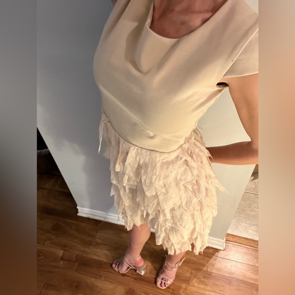 Jouvana London beige feathered dress (8) - Picture 5 of 16